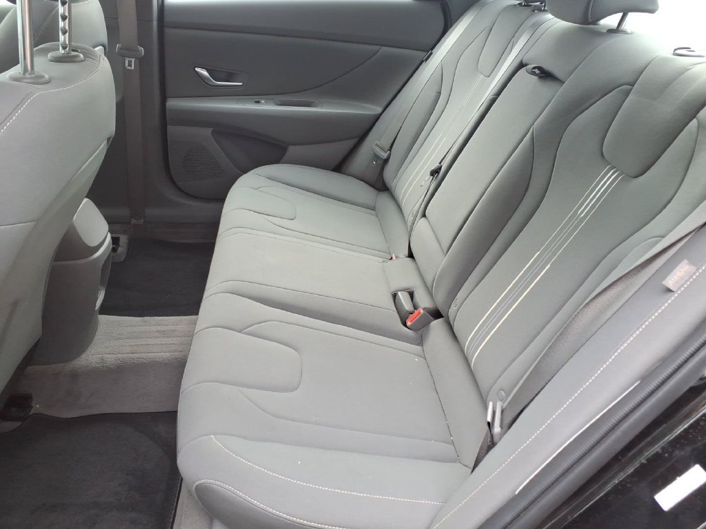 Used 2024 Hyundai Elantra SEL w/ Convenience Package FWD image 17