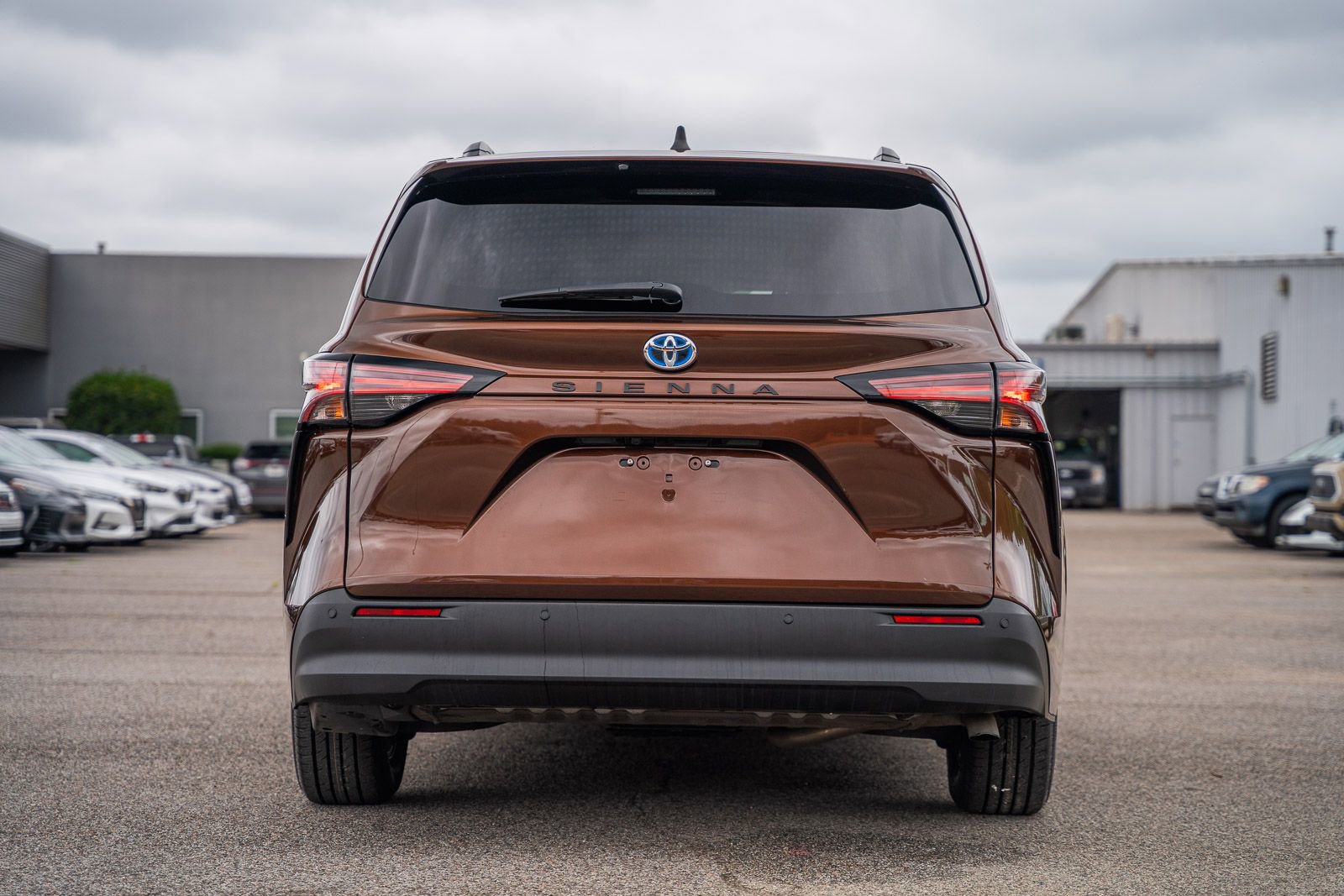 Used 2022 Toyota Sienna XLE FWD image 6