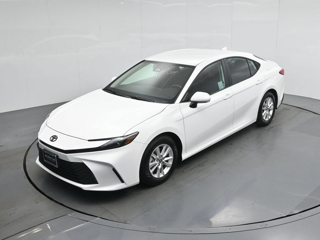 Used 2025 Toyota Camry LE FWD image 30