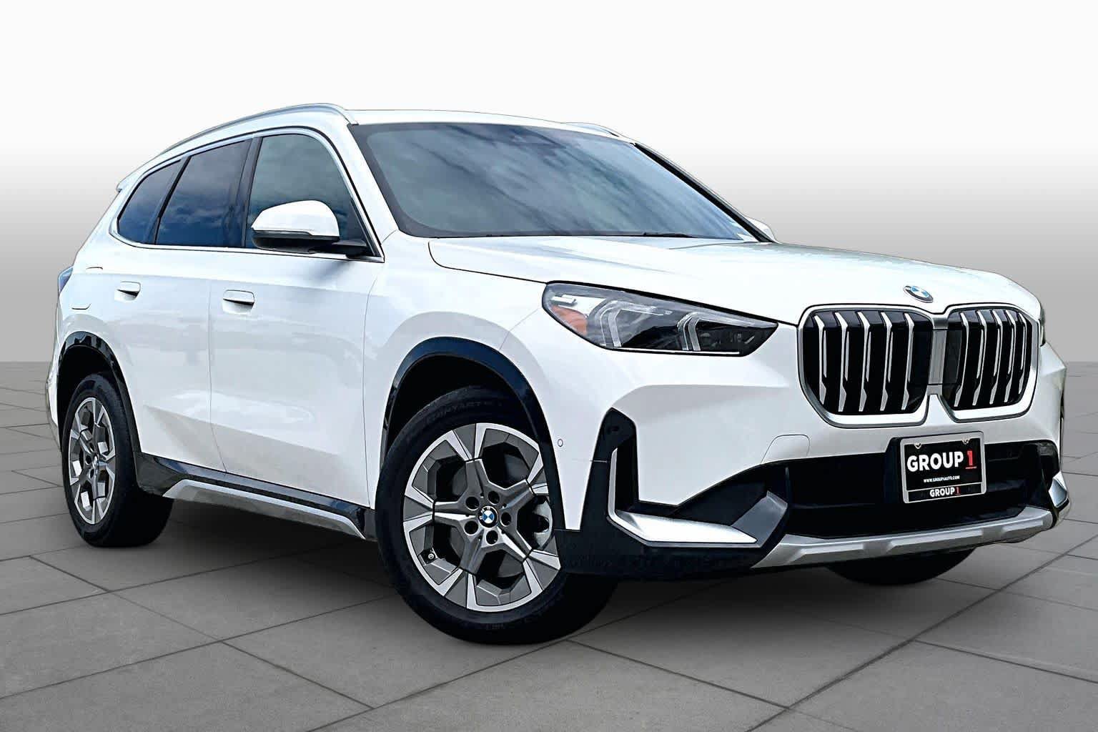 Used 2025 BMW X1 xDrive28i AWD/4WD image 3