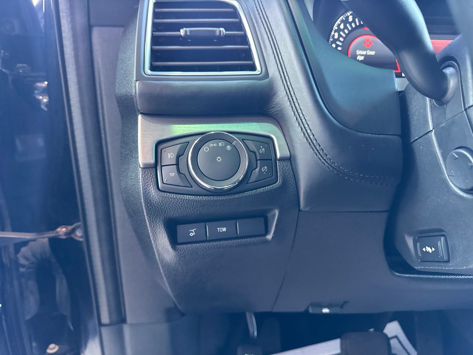 Certified 2018 Ford Explorer Platinum AWD/4WD image 27