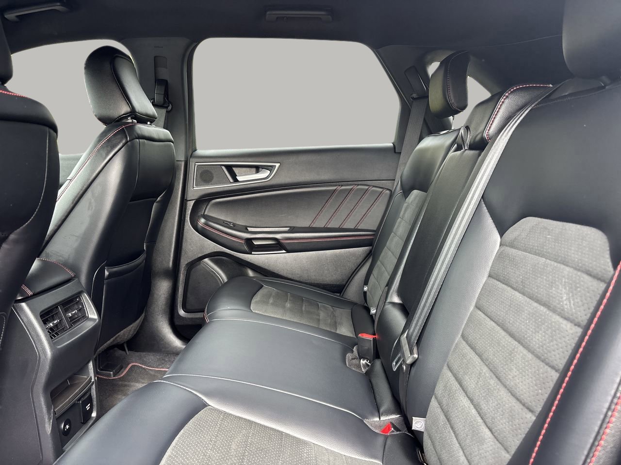 Certified 2024 Ford Edge ST-Line image 12