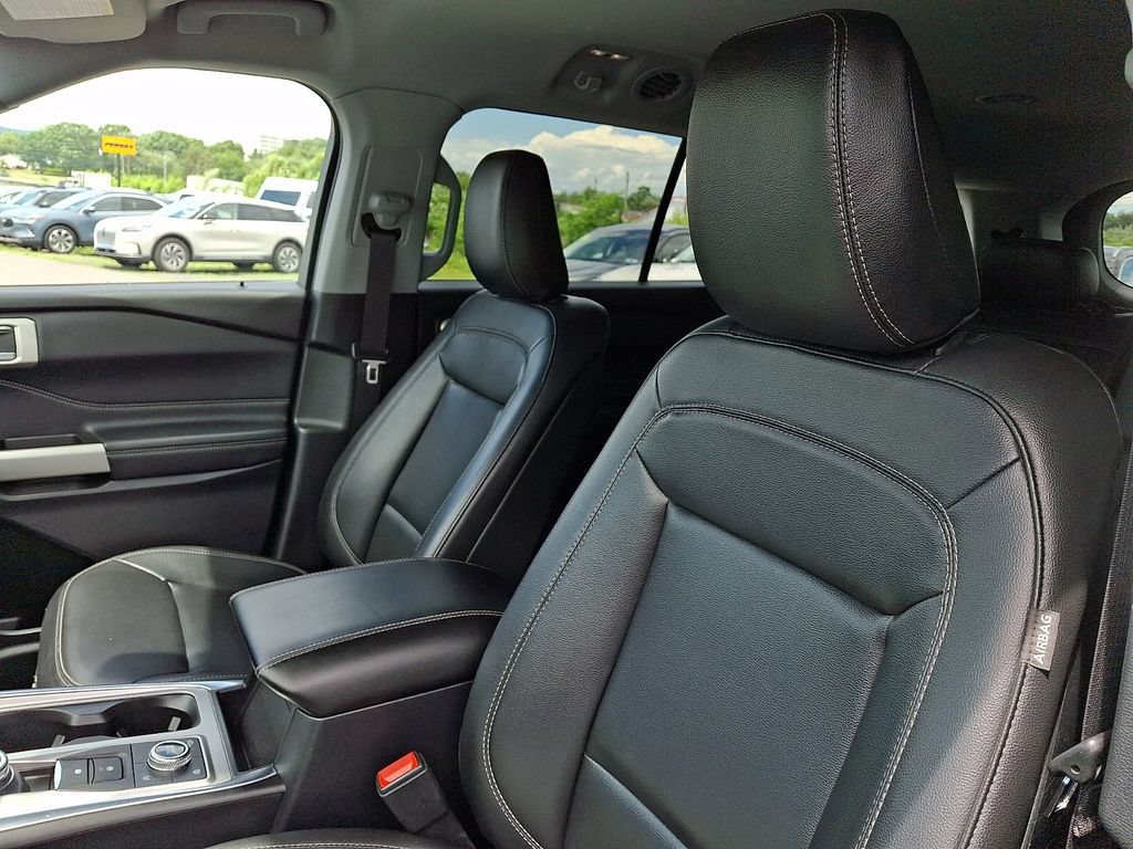 Certified 2020 Ford Explorer XLT w/ Equipment Group 202A AWD/4WD image 15