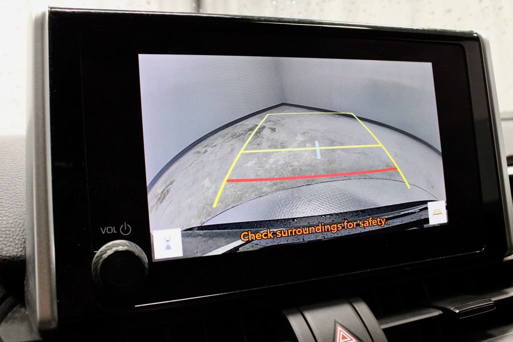 Used 2024 Toyota RAV4 XLE AWD/4WD image 2