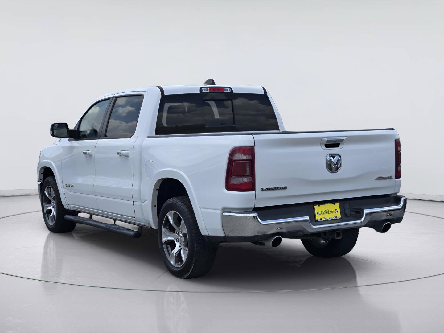 Used 2022 RAM 1500 Laramie AWD/4WD image 4