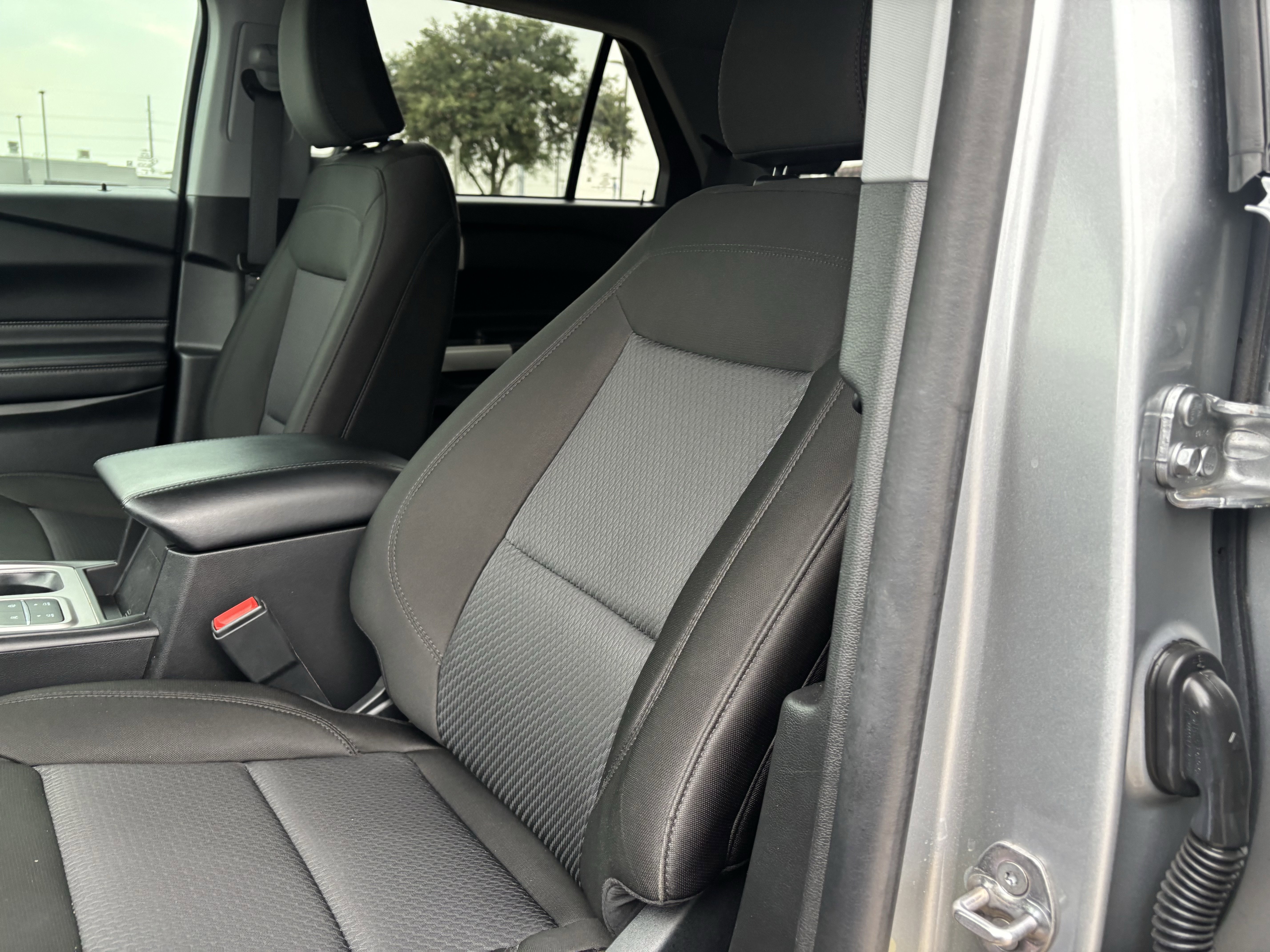 Certified 2023 Ford Explorer XLT image 11