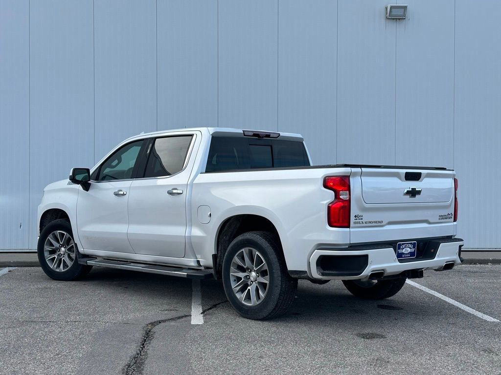 Used 2022 Chevrolet Silverado 1500 High Country w/ Technology Package image 4