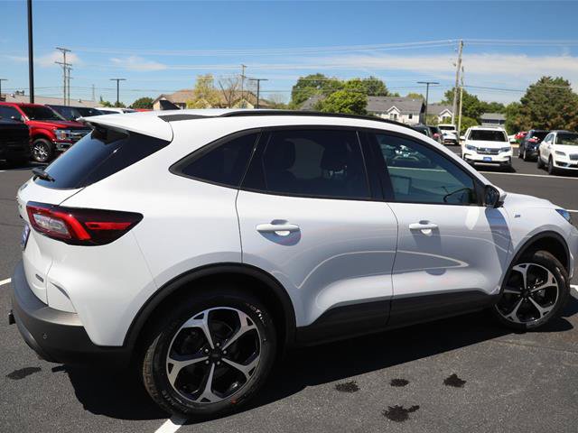 Certified 2025 Ford Escape ST-Line Select w/ Tech Pack #1 AWD/4WD image 8