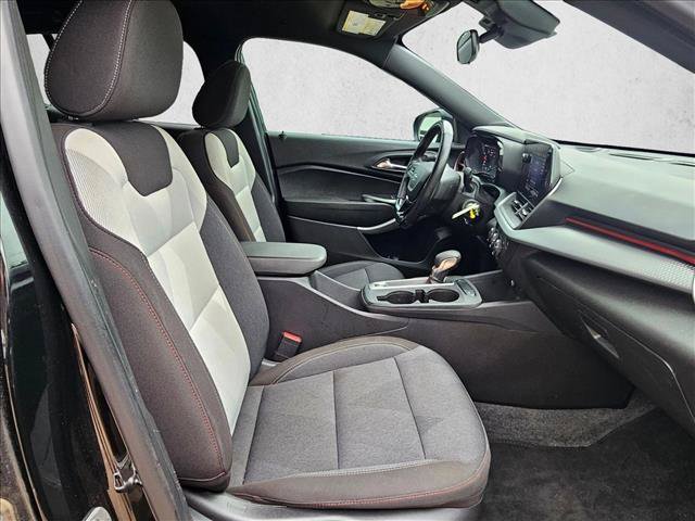 Used 2024 Chevrolet Trax RS FWD image 15