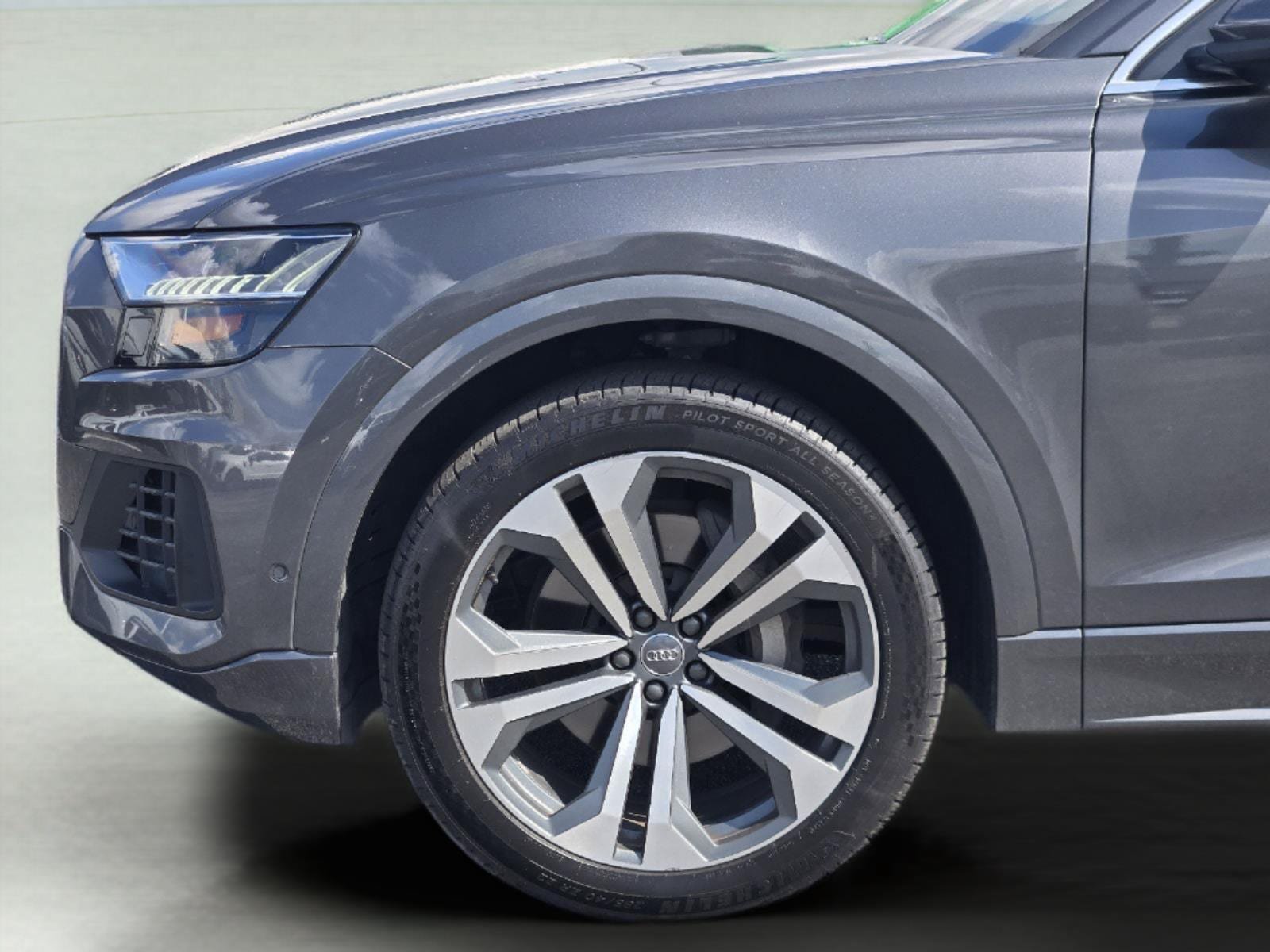 Used 2019 Audi Q8 Prestige AWD/4WD image 9