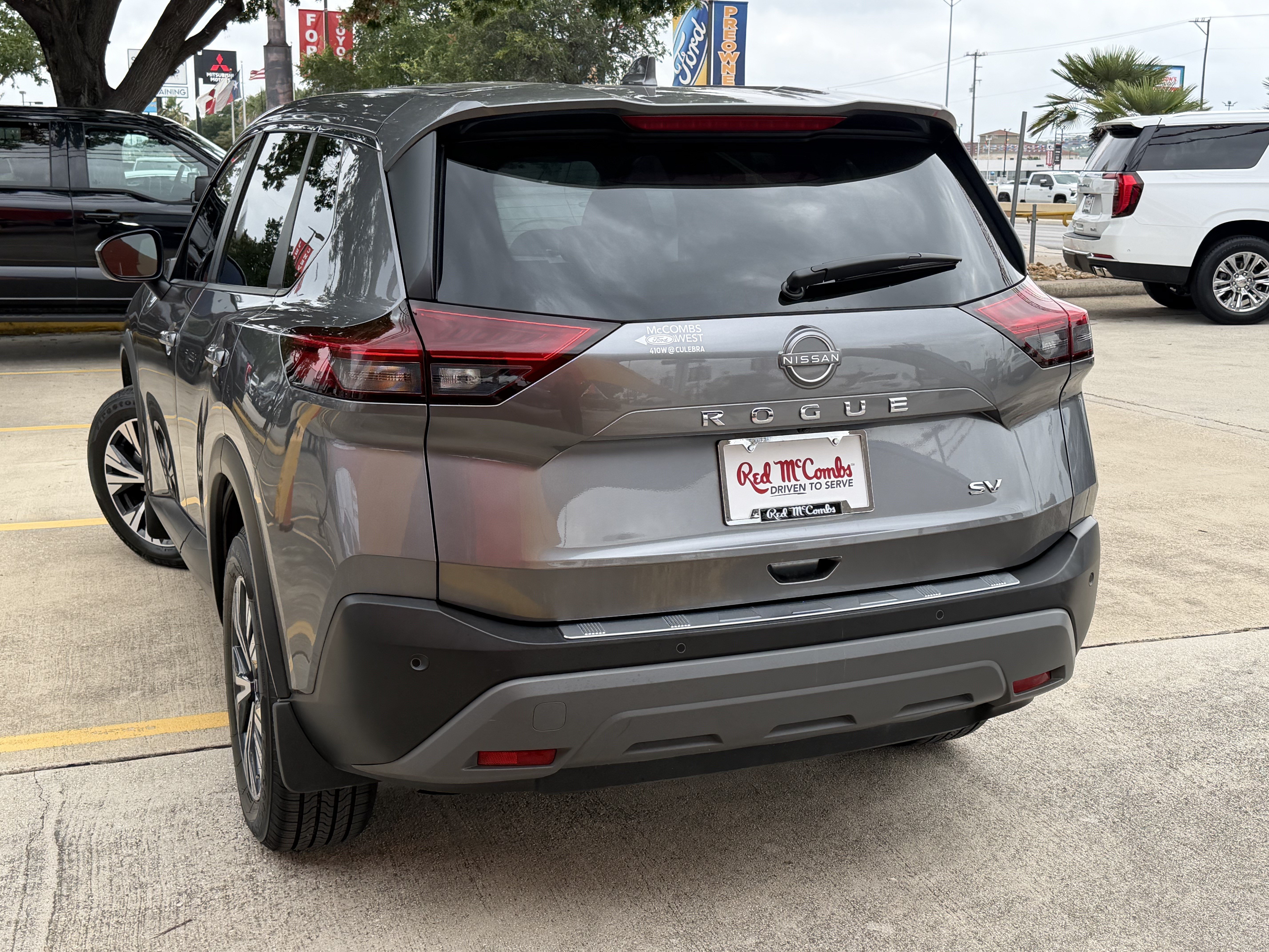 Used 2023 Nissan Rogue SV FWD image 6