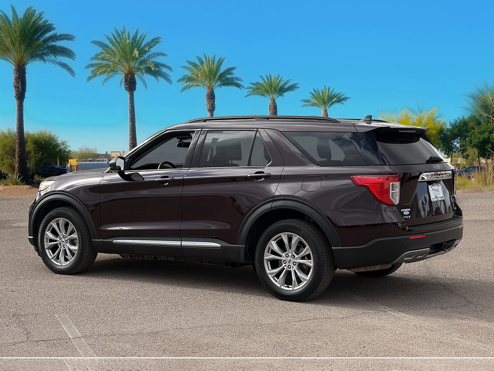 Certified 2023 Ford Explorer XLT w/ Equipment Group 202A AWD/4WD image 3