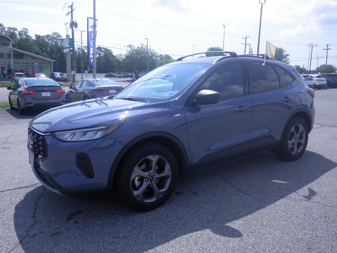 Certified 2025 Ford Escape ST-Line w/ Tech Pack #1 AWD/4WD image 3