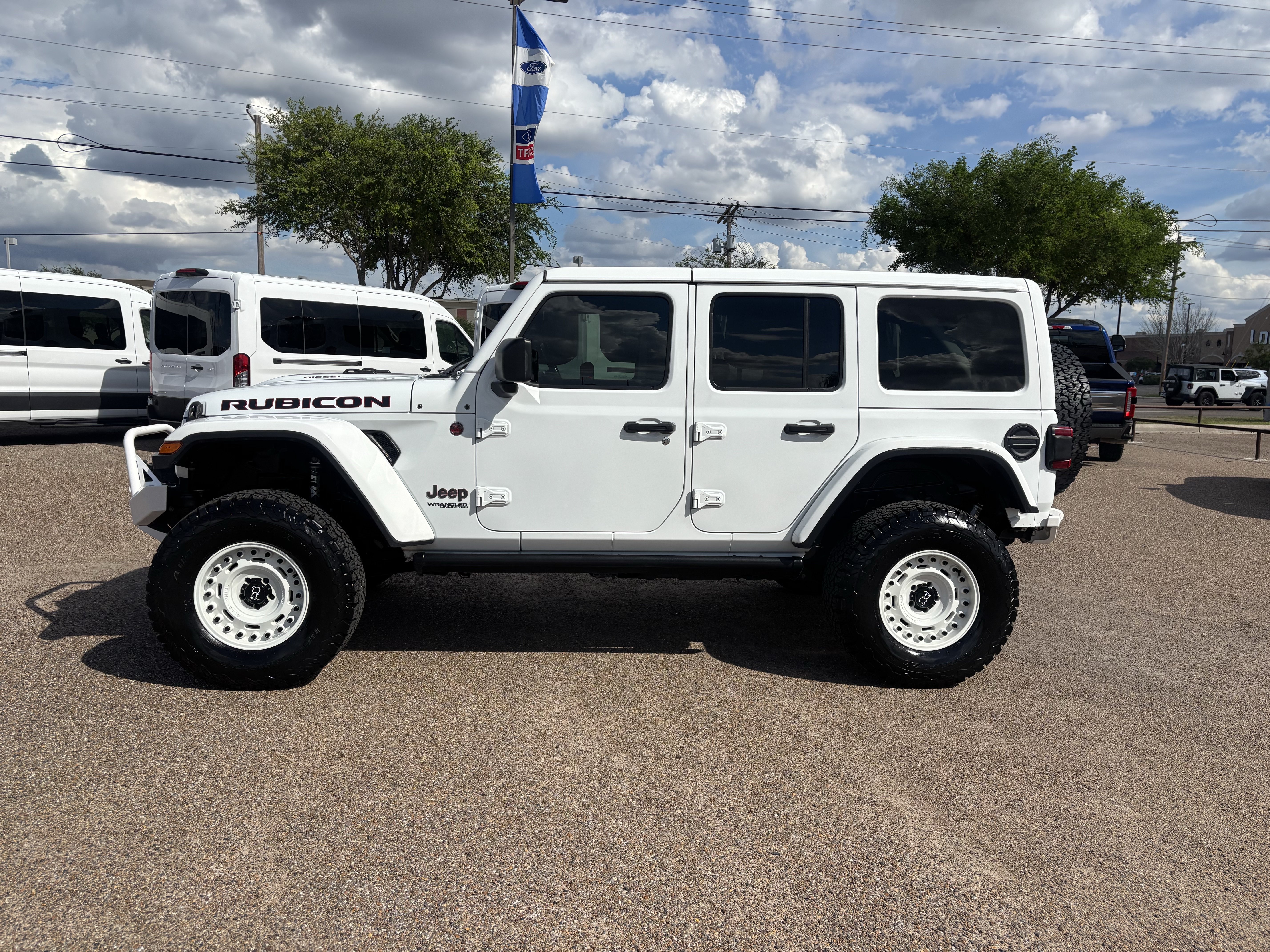Used 2021 Jeep Wrangler Unlimited Rubicon AWD/4WD image 2