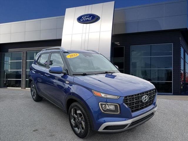 Used 2023 Hyundai Venue SEL image 4
