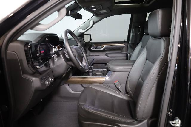 Used 2025 Chevrolet Silverado 1500 LT Trail Boss w/ LT Trail Boss Premium Package AWD/4WD image 9