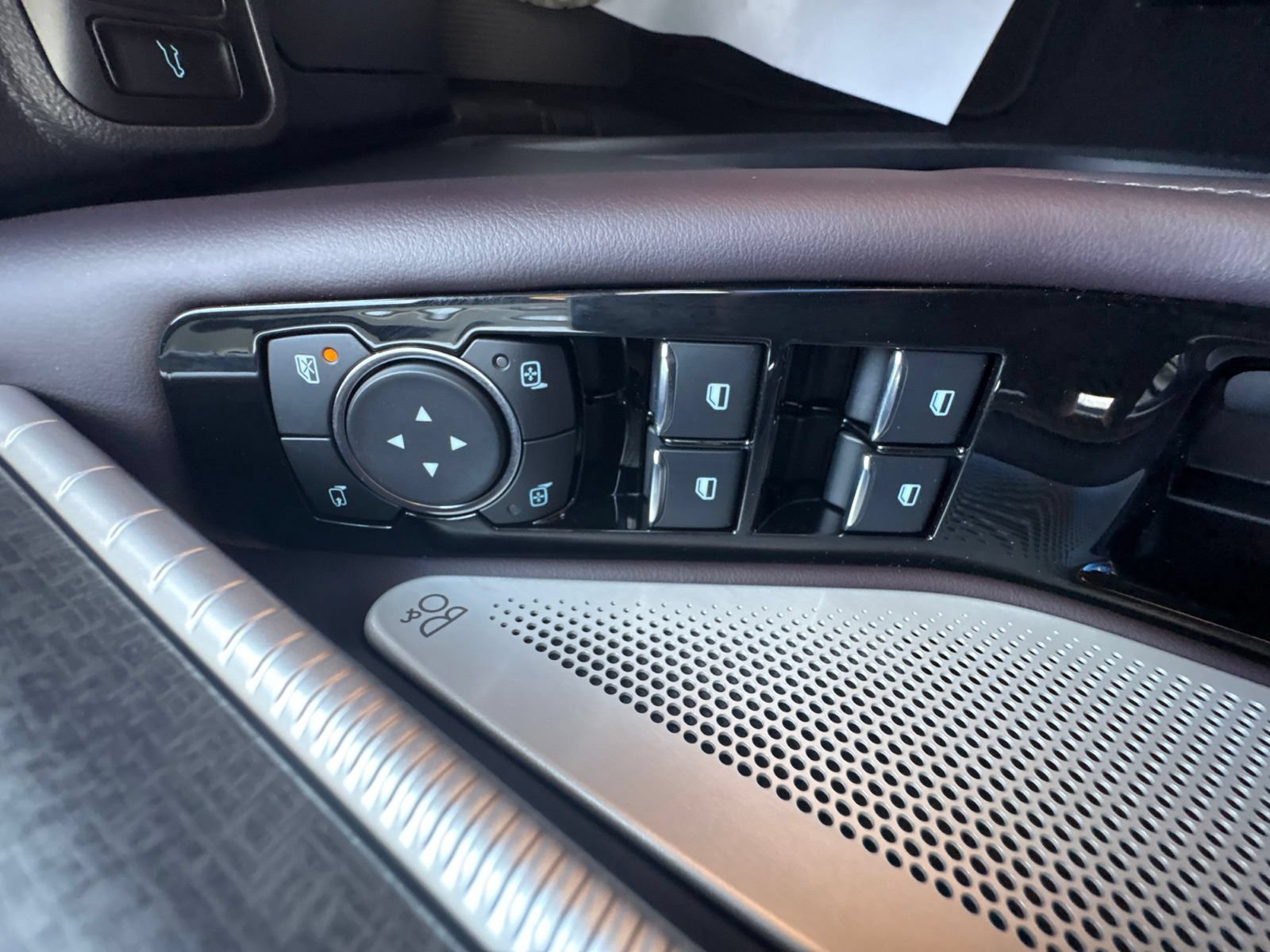 Certified 2025 Ford Explorer Platinum RWD image 23