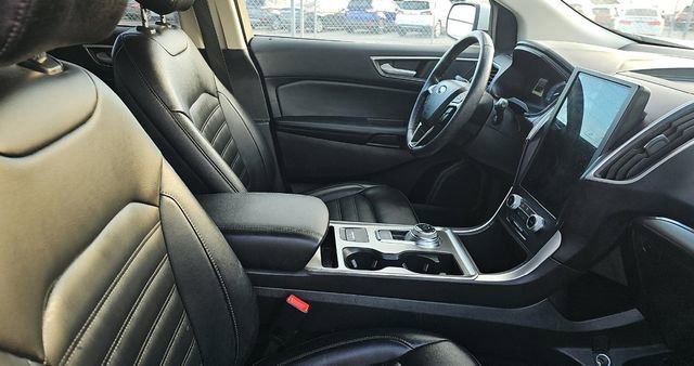Certified 2022 Ford Edge SEL w/ Convenience Package image 3