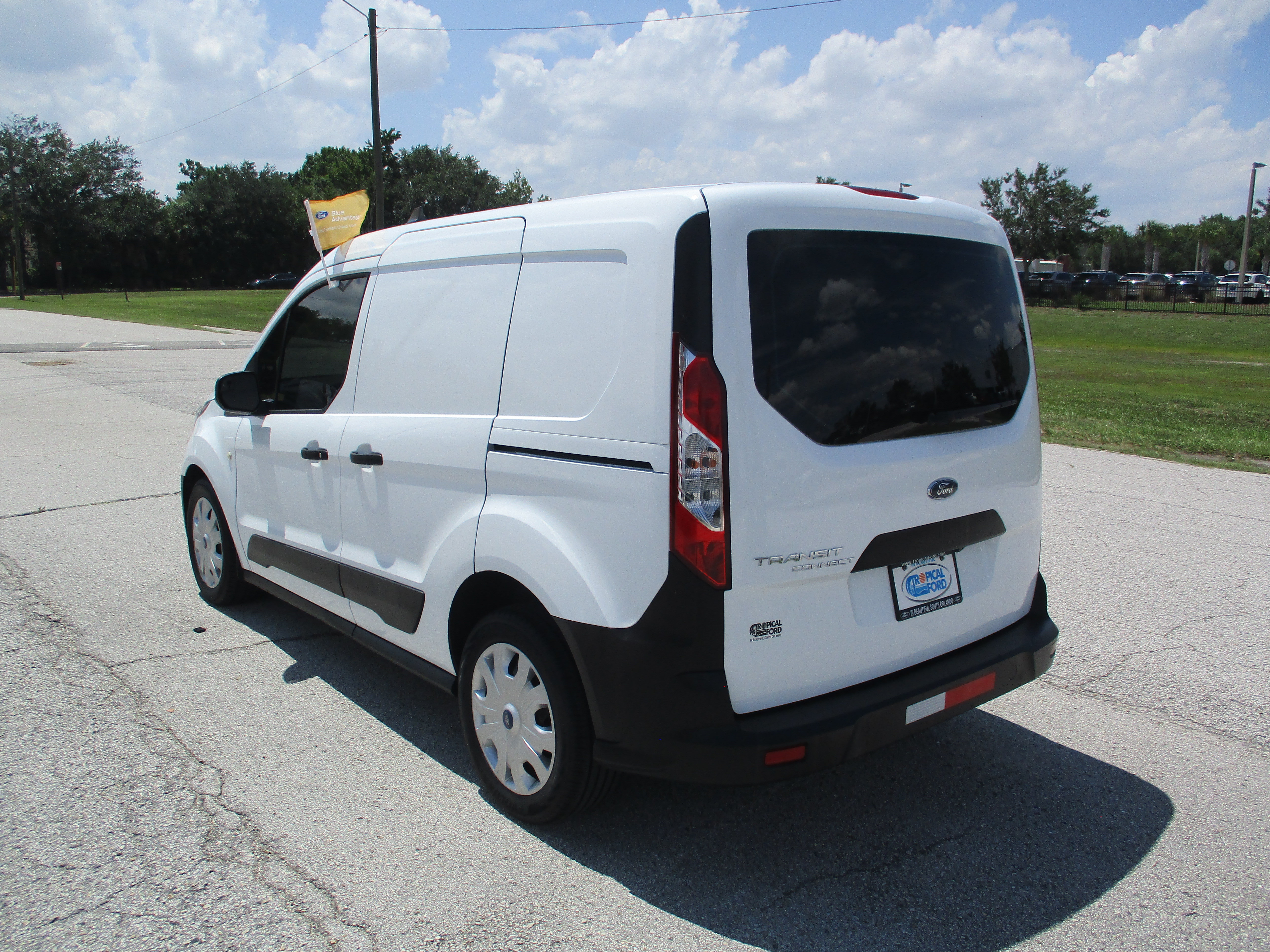 Certified 2023 Ford Transit Connect XL FWD image 5