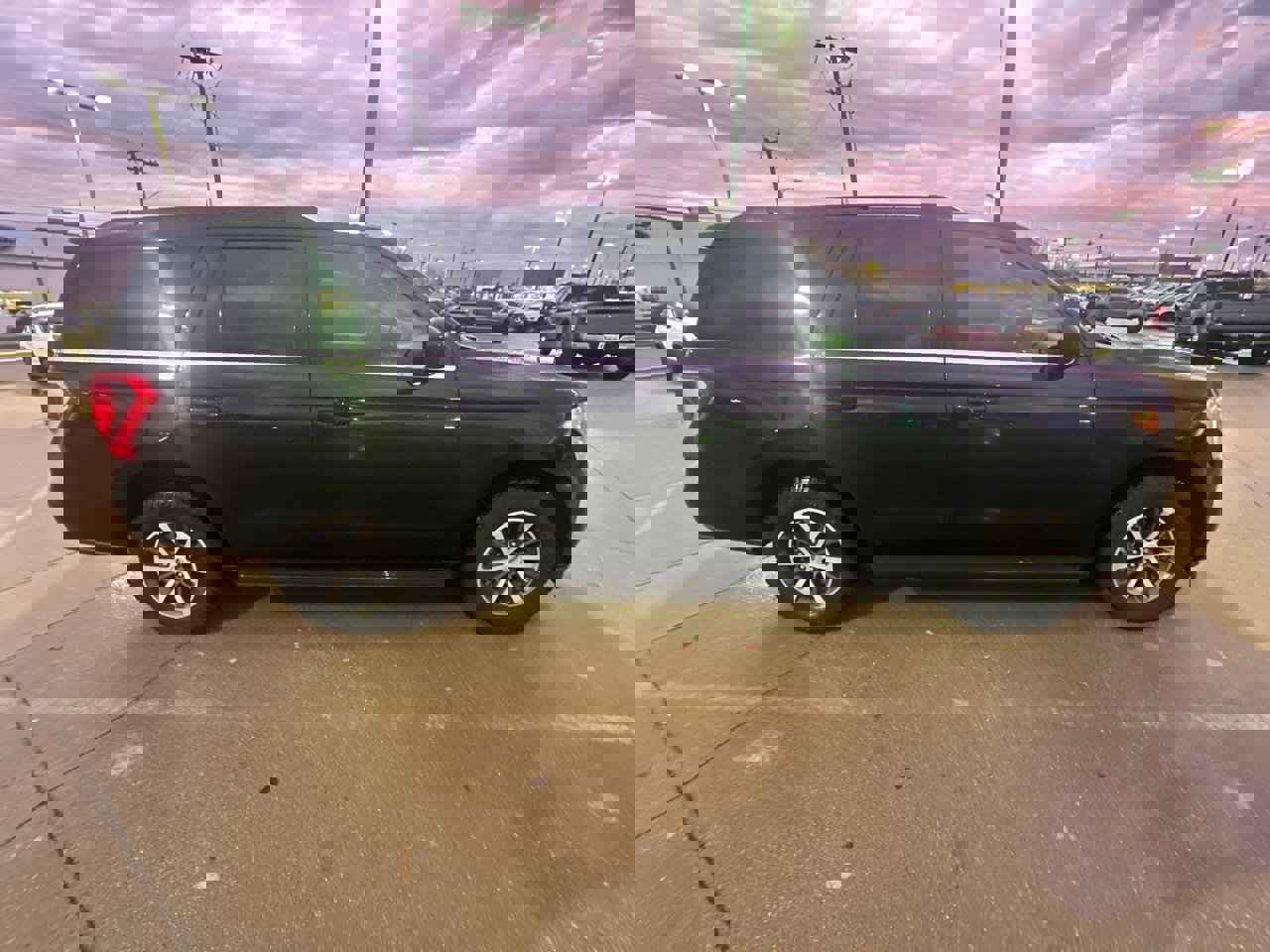 Certified 2020 Ford Expedition XLT image 6