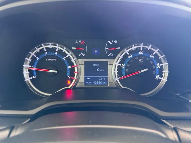 Used 2019 Toyota 4Runner SR5 AWD/4WD image 18