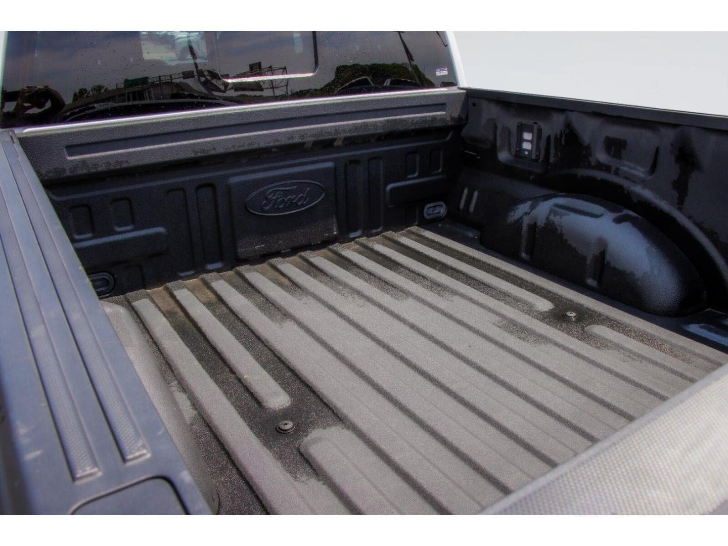 Certified 2025 Ford F150 Lariat w/ Equipment Group 501A Mid AWD/4WD image 5