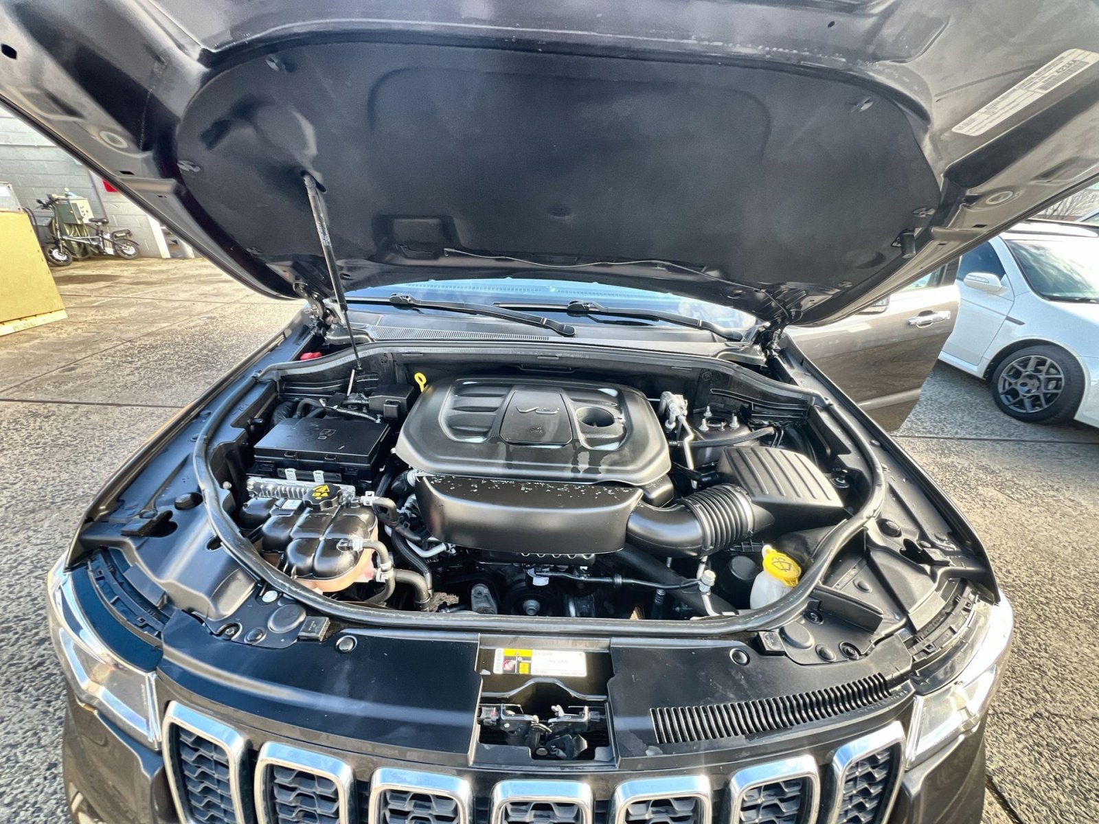 Used 2020 Jeep Grand Cherokee Limited image 28