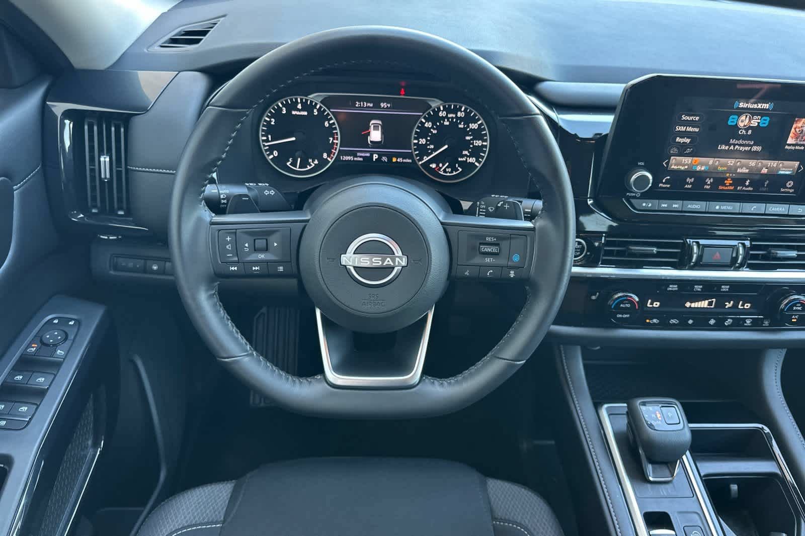 Used 2024 Nissan Pathfinder SV FWD image 14