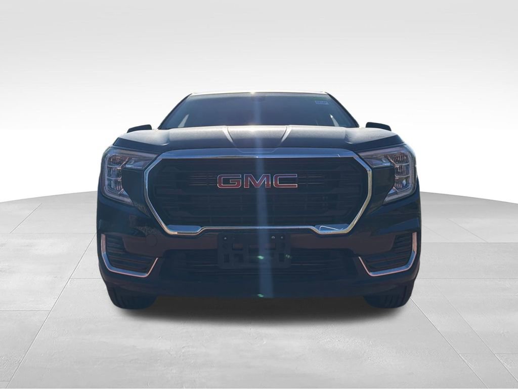 Used 2024 GMC Terrain SLE AWD/4WD image 2
