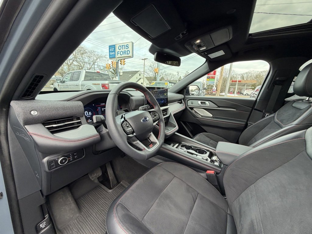 Certified 2025 Ford Explorer ST image 23