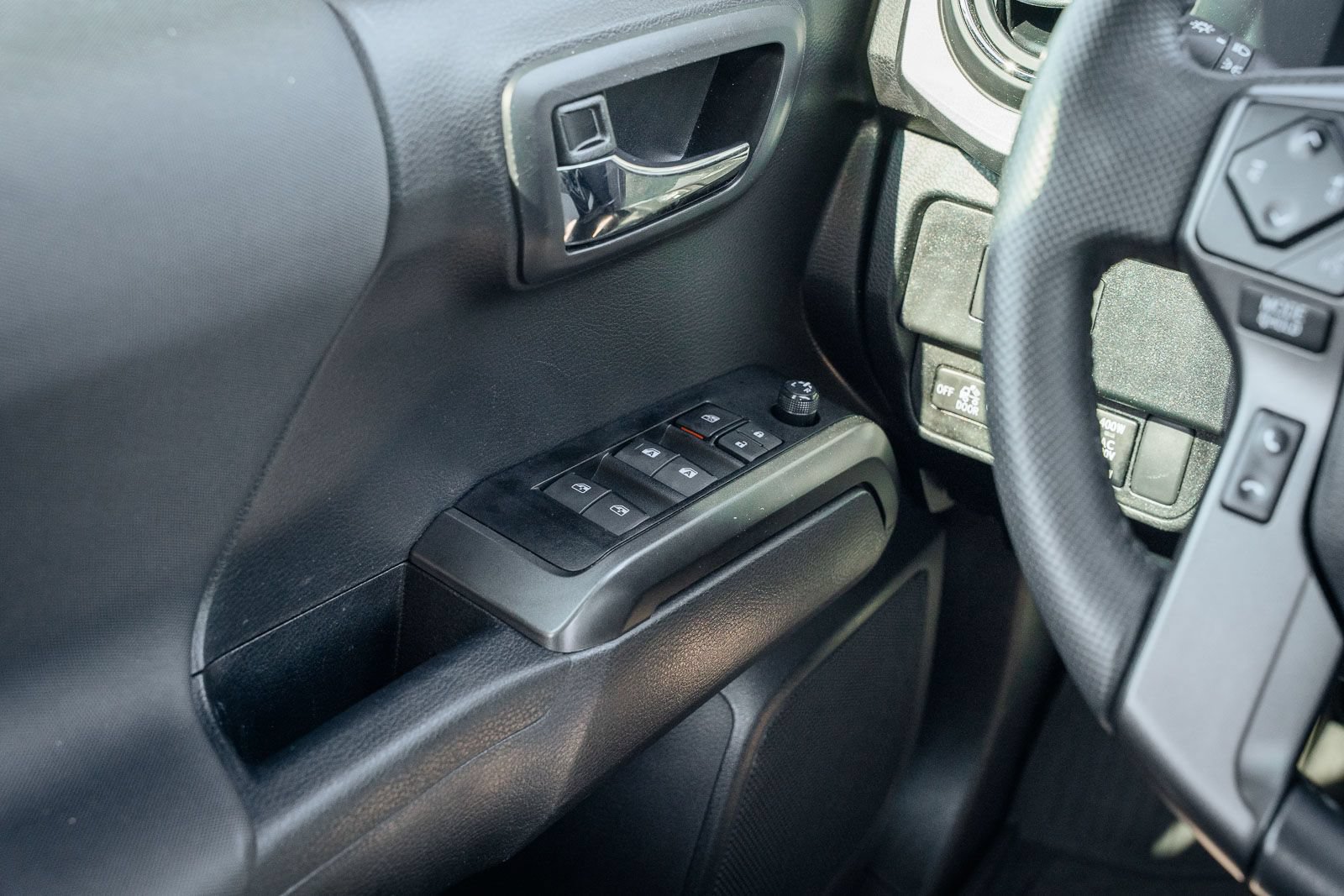 Used 2022 Toyota Tacoma TRD Sport w/ Technology Package RWD image 34