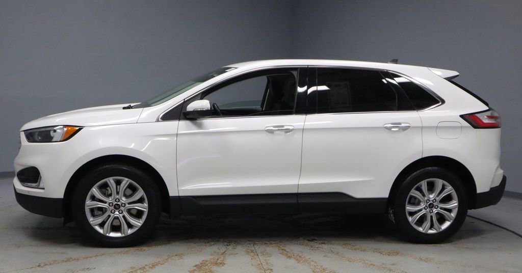 Certified 2023 Ford Edge Titanium AWD/4WD image 2