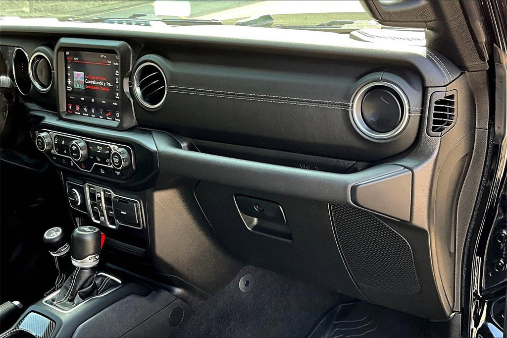 Used 2021 Jeep Wrangler Unlimited Sahara w/ Cold Weather Group image 15