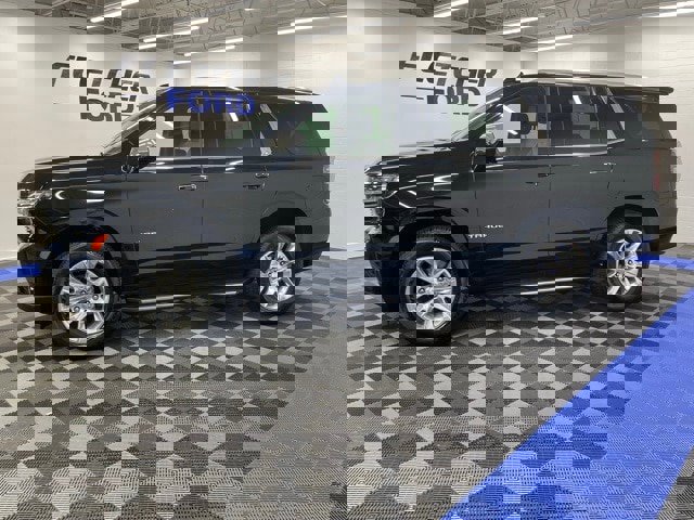 Used 2024 Chevrolet Tahoe Premier image 3