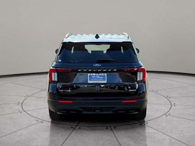 Certified 2025 Ford Explorer Active AWD/4WD image 10
