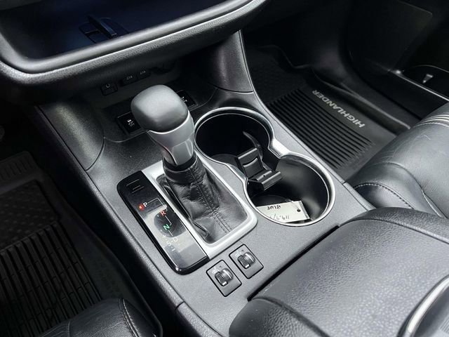 Used 2018 Toyota Highlander SE image 23