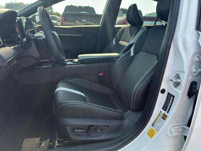 Used 2026 Toyota Camry SE w/ Convenience Package FWD image 10