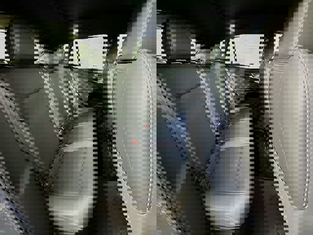 Used 2023 Volkswagen ID.4 Pro S image 33