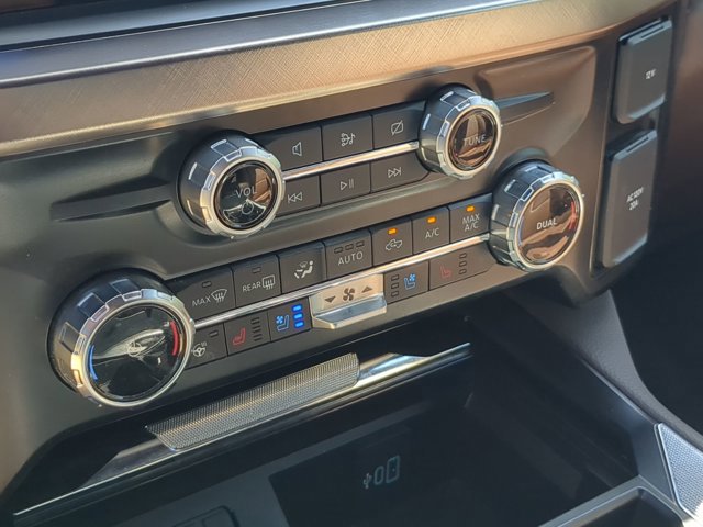 Certified 2024 Ford F250 King Ranch w/ FX4 Off-Road Package AWD/4WD image 26