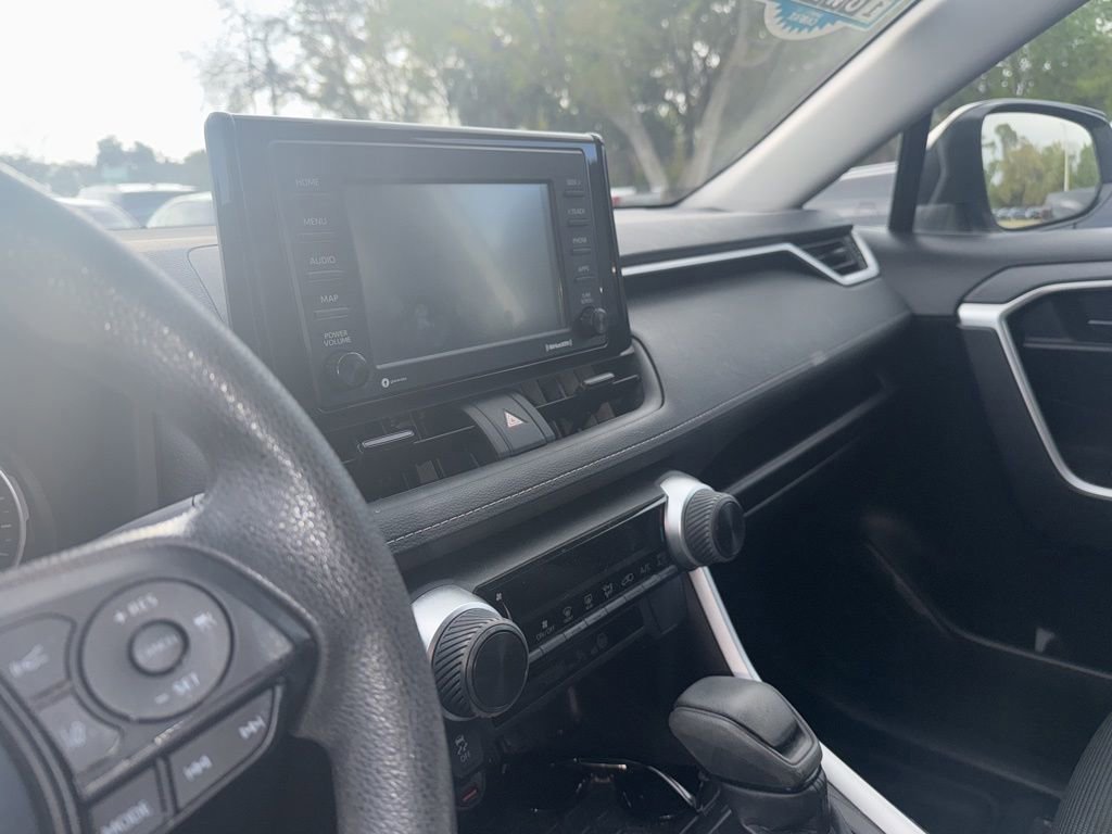 Used 2022 Toyota RAV4 LE image 8