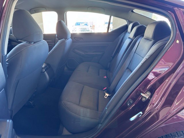 Used 2025 Nissan Altima 2.5 SV FWD image 11