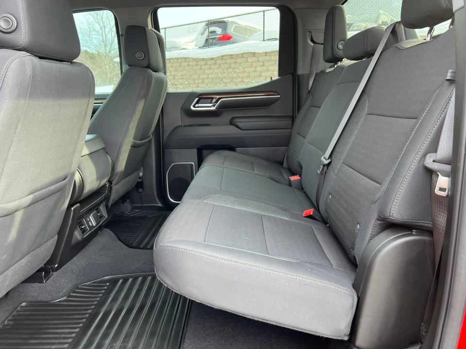 Used 2024 Chevrolet Silverado 1500 LT AWD/4WD image 4