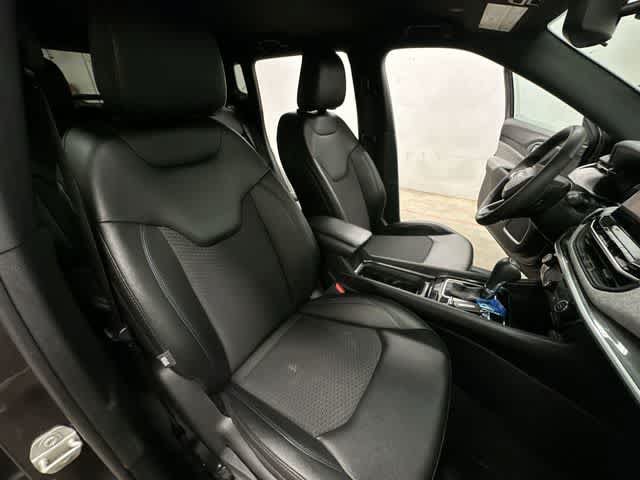 Used 2024 Jeep Compass Latitude AWD/4WD image 21