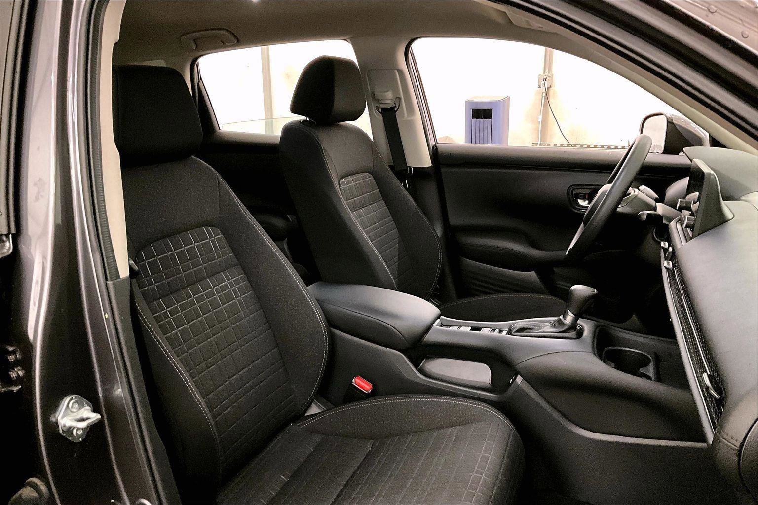 Used 2025 Honda HR-V LX image 7