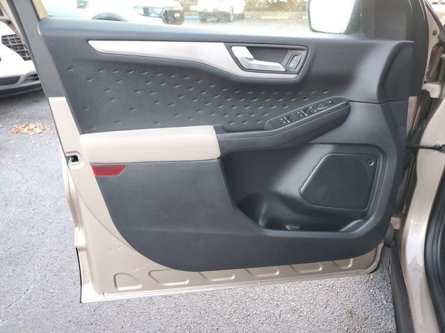 Certified 2020 Ford Escape SE image 16