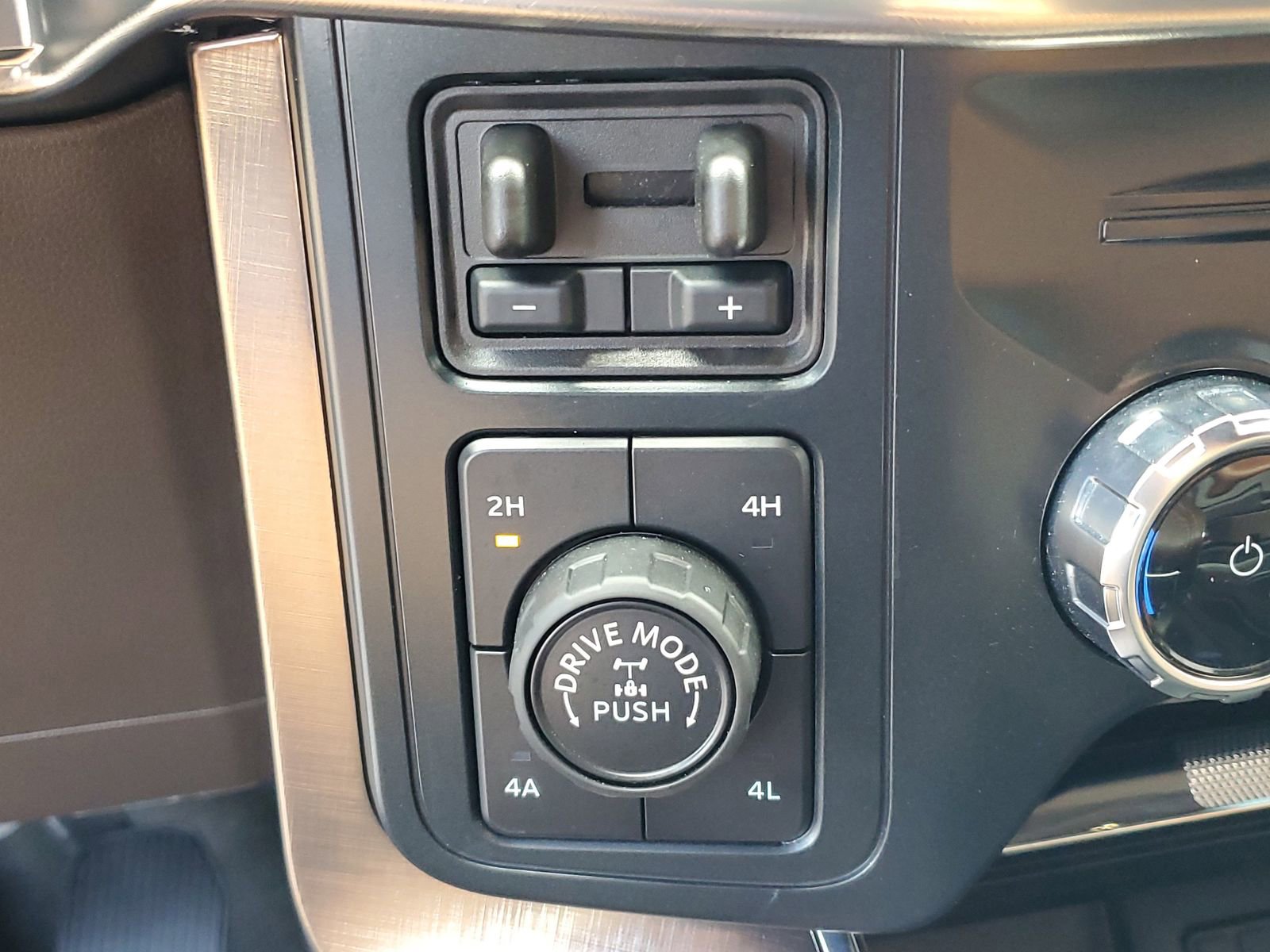 Certified 2025 Ford F150 King Ranch w/ FX4 Off-Road Package AWD/4WD image 28