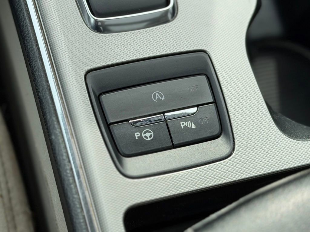 Certified 2022 Ford Edge Titanium w/ Equipment Group 301A image 17