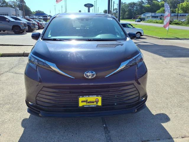 Used 2025 Toyota Sienna XLE FWD image 10