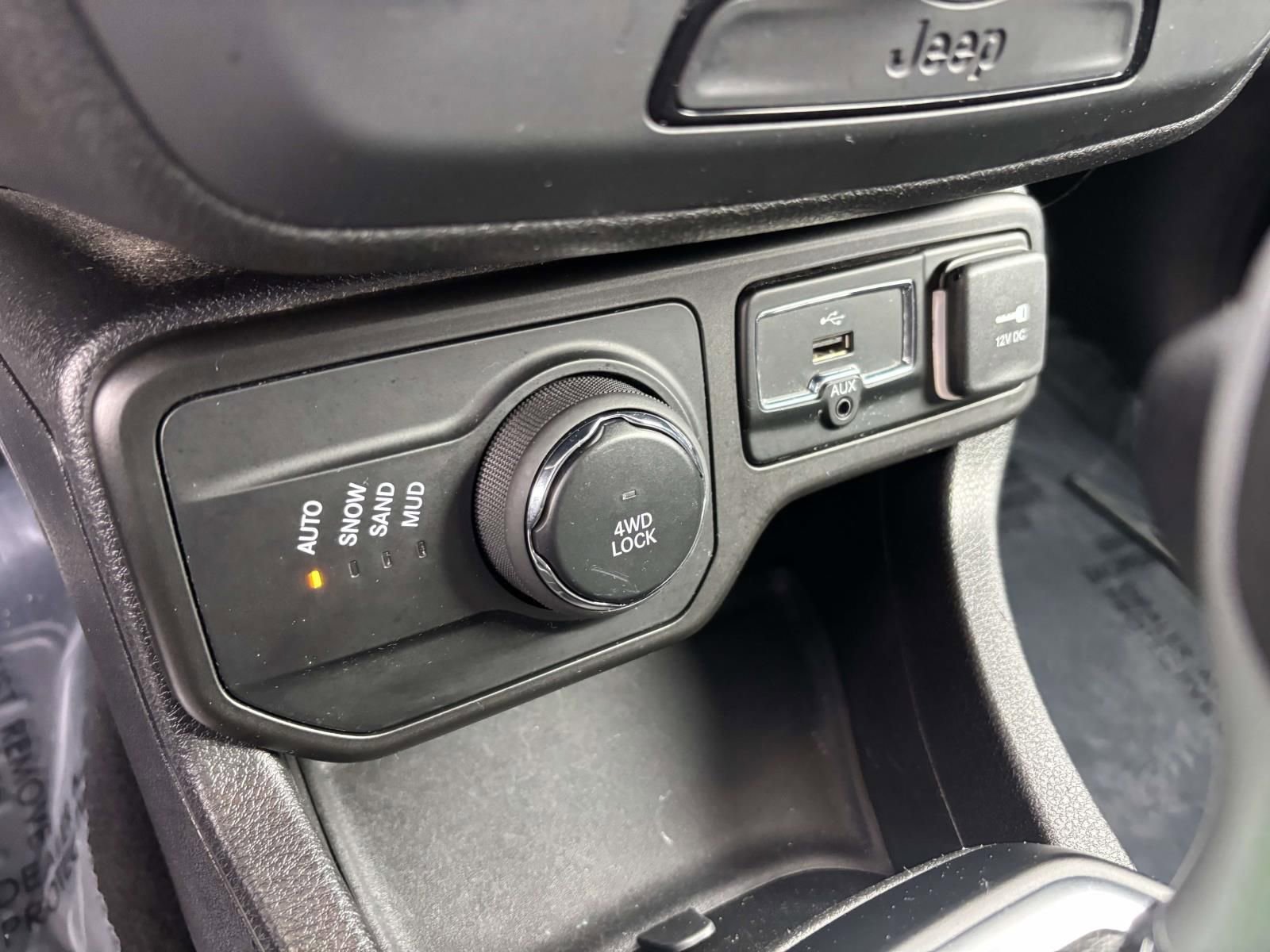 Used 2018 Jeep Renegade Sport w/ Power & Air Group image 24