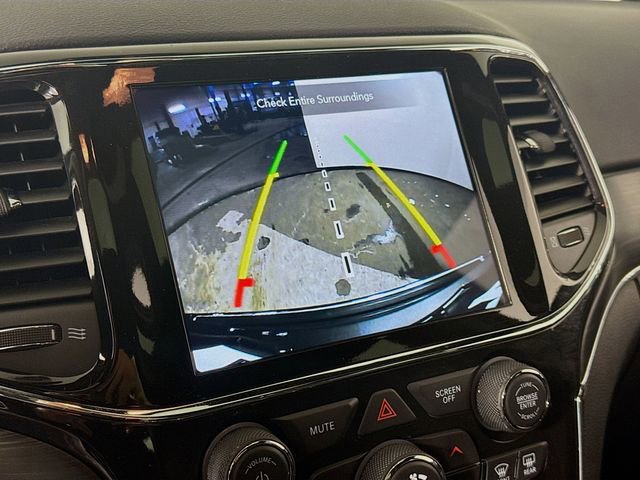 Used 2021 Jeep Grand Cherokee Limited image 14